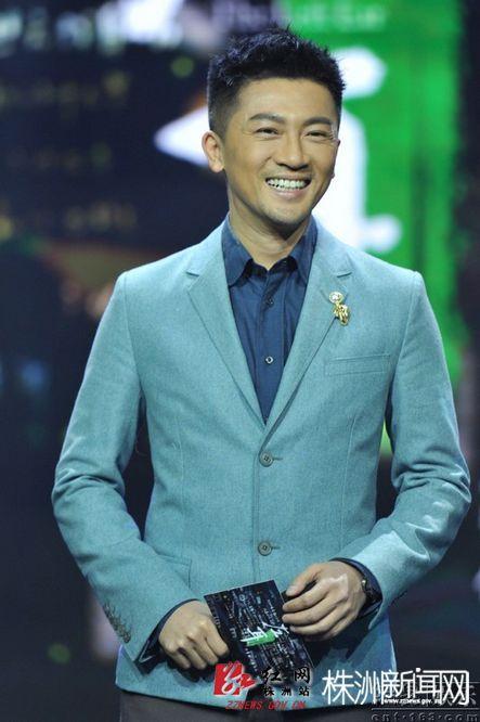 苏有朋开怀大笑