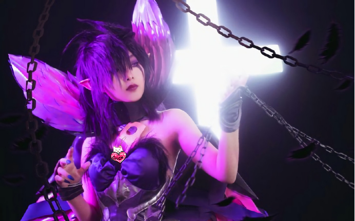 神还原英雄联盟莫甘娜cos,这个r能锁五个人