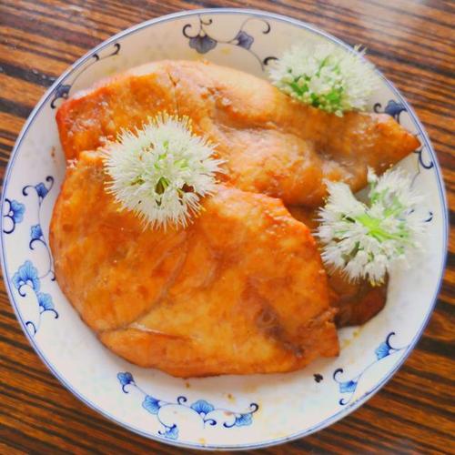 蜜汁鸡扒,又香又嫩,做法简单,几步就搞定
