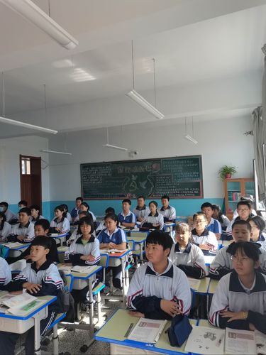 国防在我心,共筑强军梦——拜泉县第三中学开展全民国防教育主题教育