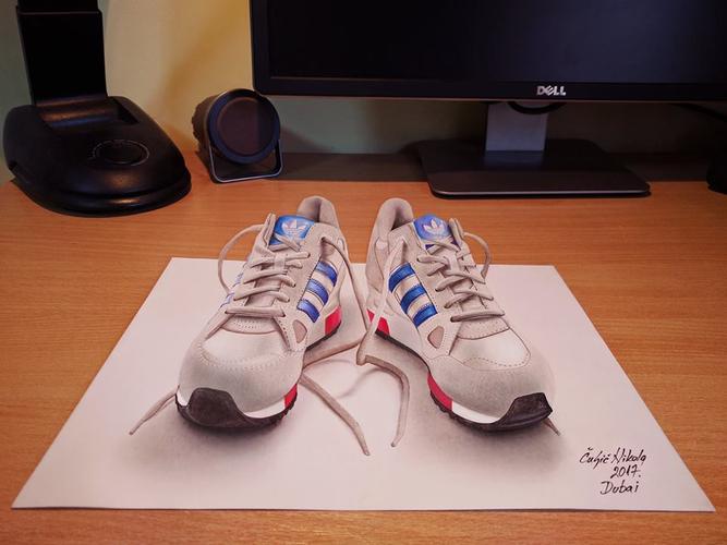 艺术家自学成才创作超逼真3d立体画