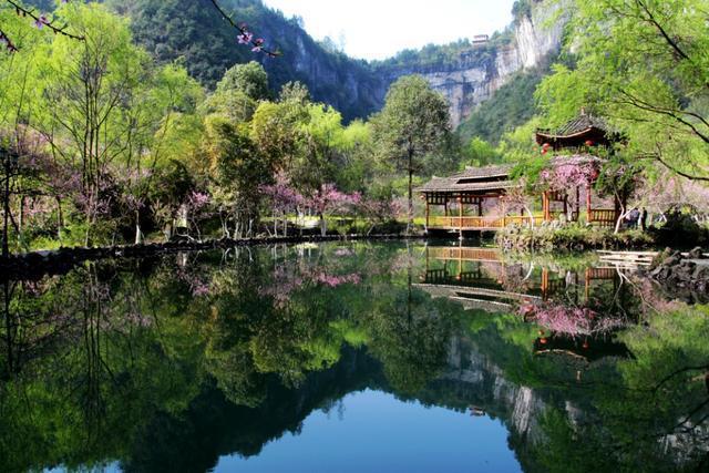 2,重庆加勒比海水世界景区武隆喀斯特旅游区位于重庆市武隆区境内