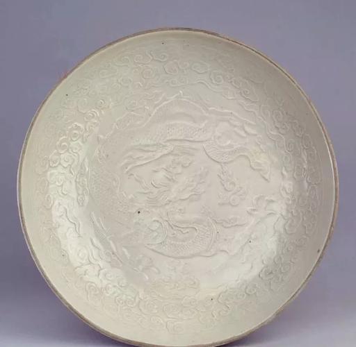 宋代定窑龙纹盘