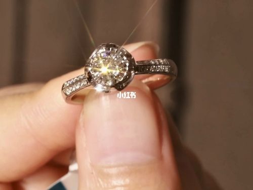 我手中的手捧花钻戒,太耀眼啦_钻戒_手捧花_钻石_golston金石盟珠宝