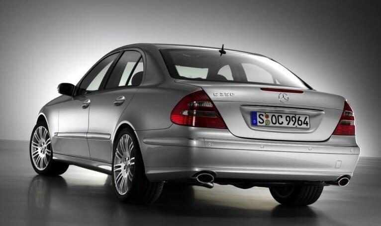 04年奔驰e240什么排放06年奔驰e240