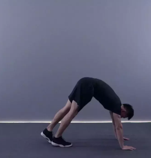 腘绳肌训练动作