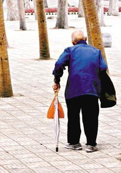 但健肢落地时间长负重加大,导致患者步态出现短促不稳,因此出现跛行