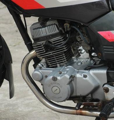 本田王cbt125摩托车发动机是什么颜色