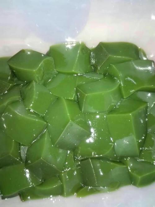 健美食出——正宗高州绿凉粉草