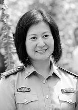 黄晓娟(沈阳军区政治部前进文工团团长)