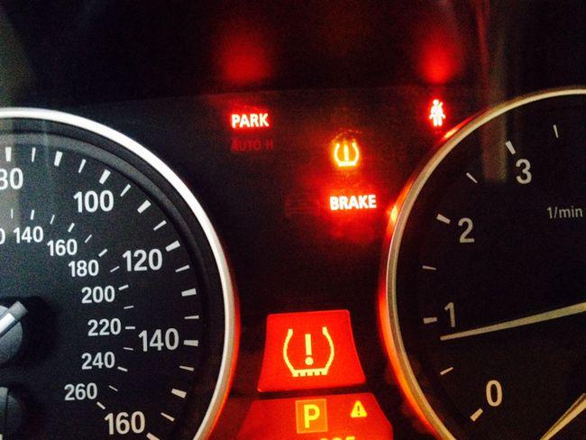 感叹号故障灯亮是什么原因