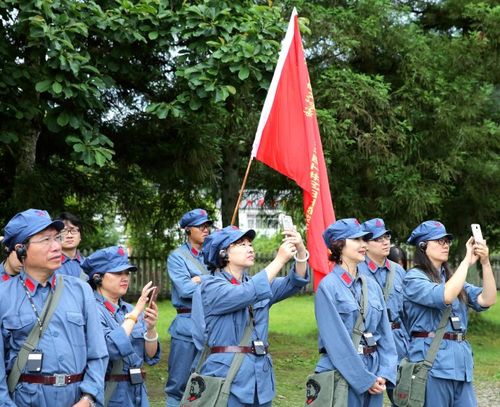 "老记者","老红军"的井冈山摄影