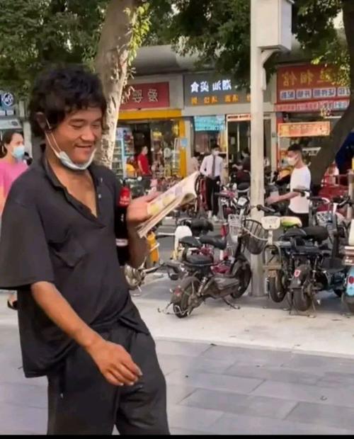 深圳:山寨王陈金陵曾身家过亿,如今妻离子散沦落街头