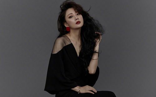 > 殷桃卷发图片壁纸(5/8)