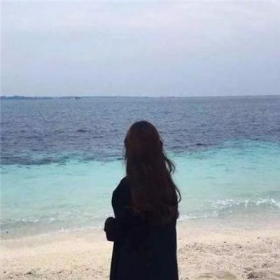淡淡忧伤的唯美背影女生头像_女生微信头像伤感背影
