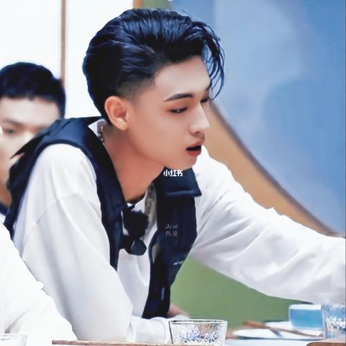 秦霄贤高清无水印图片帅呆了