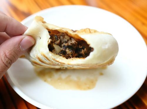 火了三代人,永康桥头老太婆家肉麦饼