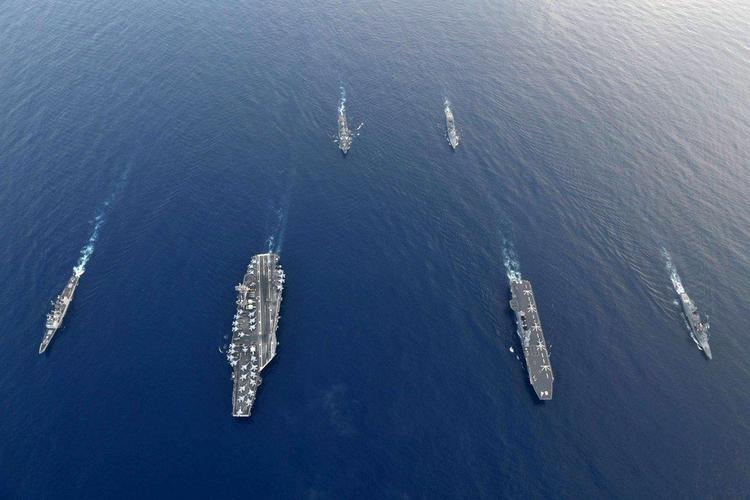 美日联合舰队在南海装腔作势,美军官"盛赞"海自素质高!