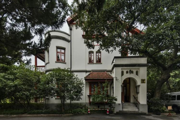 丁香花园是近代上海第一座中西合璧的花园别墅,也是上海现存花园洋房