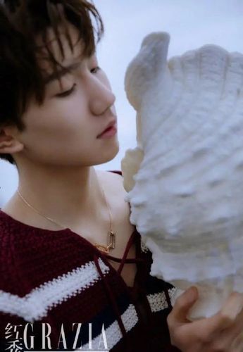 王源锁骨杀 超a的!