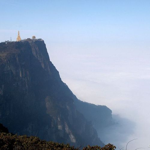 四川峨眉山我国四大佛教名山之一峨眉天下秀叹为观止