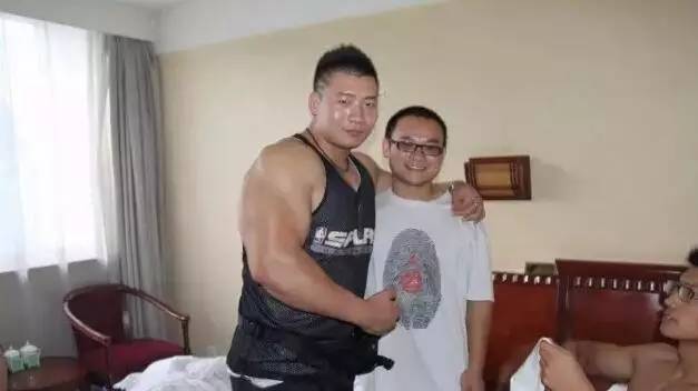 鹿晨辉高调晒豪车只为炫富?我看到的却是榜样的力量!