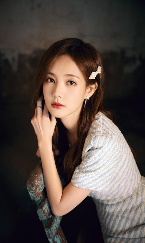 演员李一桐,笑眼弯弯,温柔女孩,演技出众,来看美照