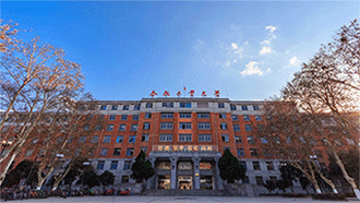 也许你觉得红衣主教不够华丽,但你不能不承认它的庄严肃穆会时时让你