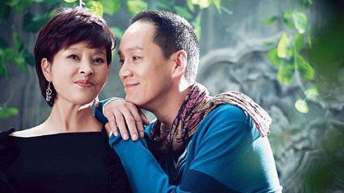 老戏骨冯远征一段婚姻无儿无女与妻子相爱28年成为夫妻模范