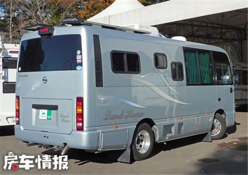 日产中巴房车,用3.0t柴油机能坐10人,和考斯特比选谁?