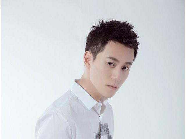 秦俊杰工作室,出场费,代言,演出合作经纪人张叶