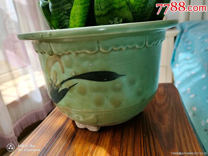 零售 绿釉瓷 >> 文革时期六七十年代怀旧古董老物件绿釉石湾窑老花盆