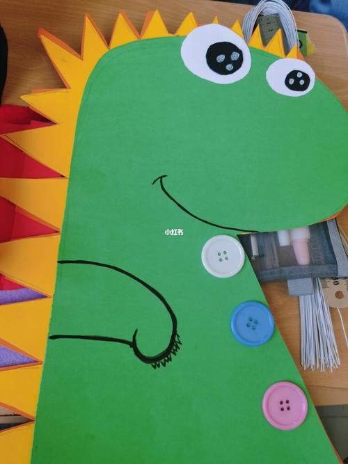 恐龙面具,手工15分钟作品_手工制作_面具_恐龙_我的手工日常_兴趣爱好