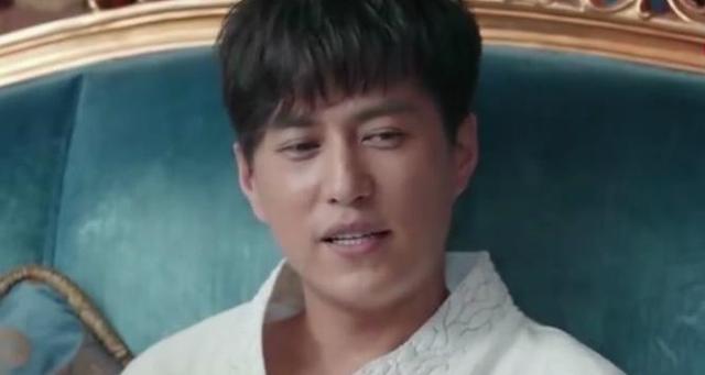 电视剧恋爱先生正在热播,剧中靳东饰演的是网红恋爱专家程浩,而江疏影