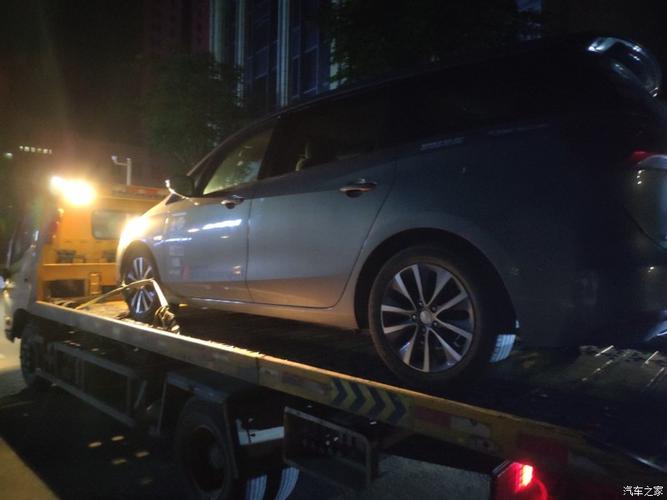 因角度不对,等4s员工解决变速箱空挡问题,早上四点才上拖车.