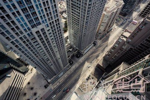 【你可能只仰视过摩天大楼,可是,真正的境界是你立于楼层顶端,俯视它