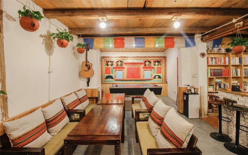 四川阿坝州九寨沟-超带感的森系木屋民宿-最炫民族风