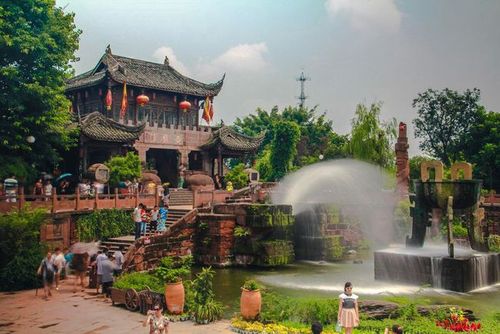 四川有一古镇被称中国好莱坞名叫黄龙溪是世界自然遗产吗