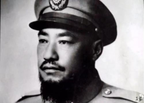 1950年初,隶属国民党的西北军阀马步芳战败逃至台湾,之后携家属和少数