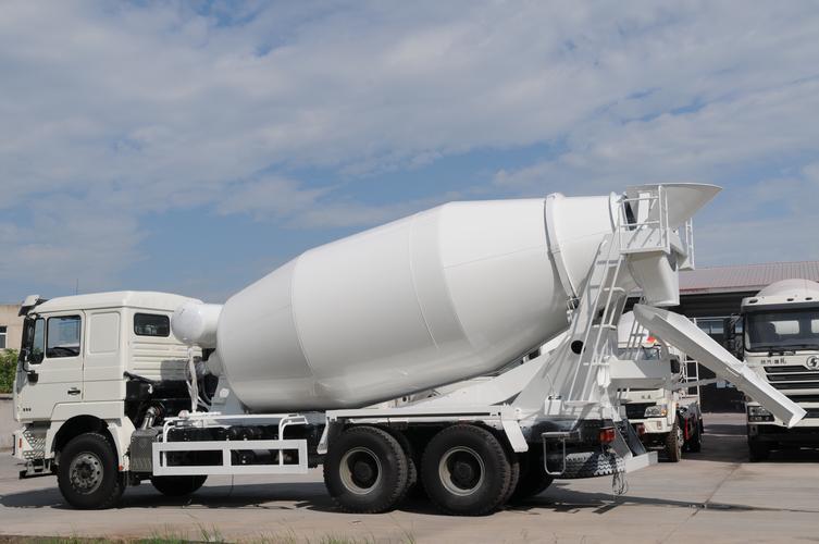 陕汽德龙15方混凝土搅拌车
