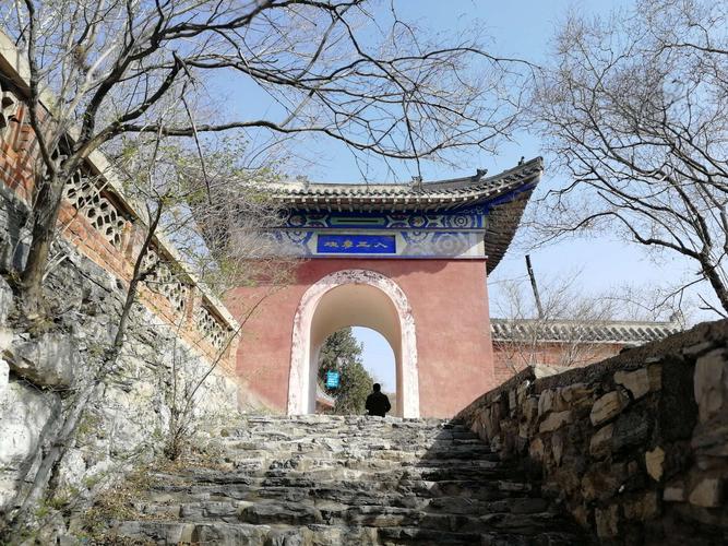 游抱阳山