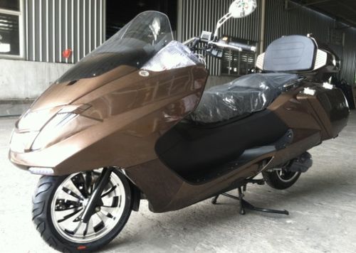 两轮踏板摩托车2013新款t2大巡洋舰摩托车