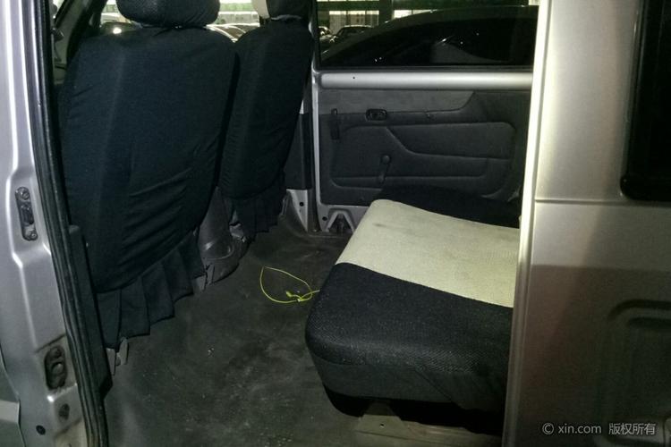 五菱汽车荣光后排全景