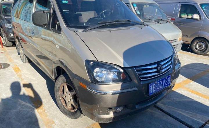 东风风行 菱智 2013款 v3 1.5l 7座豪华型