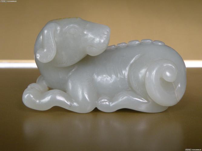 清和田青白玉狗摆件