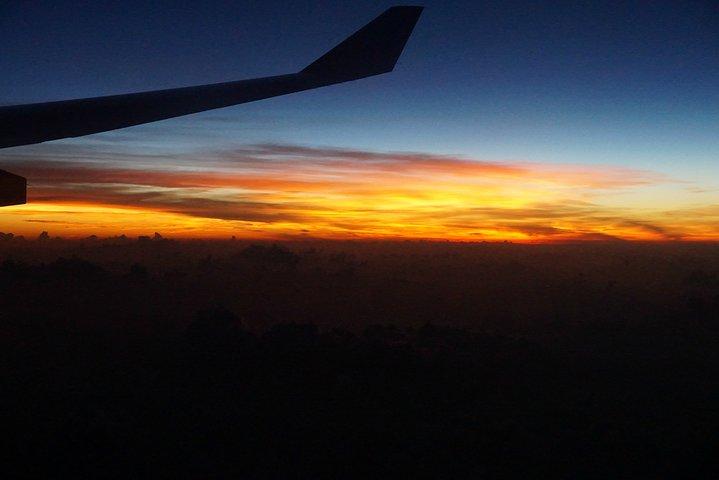 飞机上看朝霞