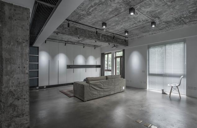 复古工业风格裸露客厅吊顶造型效果图 不吊顶巧妙遮挡