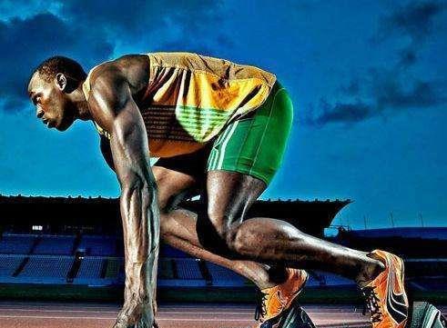 上速度最快的人,他的职业生涯期间,一度成为了100米200米的世界纪录