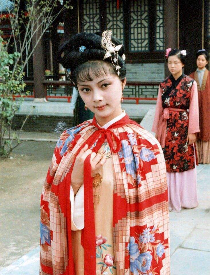 《红楼梦》里鲜艳妩媚的薛宝钗有多不如意?