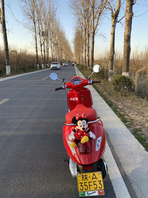 骑行在路上～享受慢生活 vespa150春天特别版 喜欢这样浓郁的红色